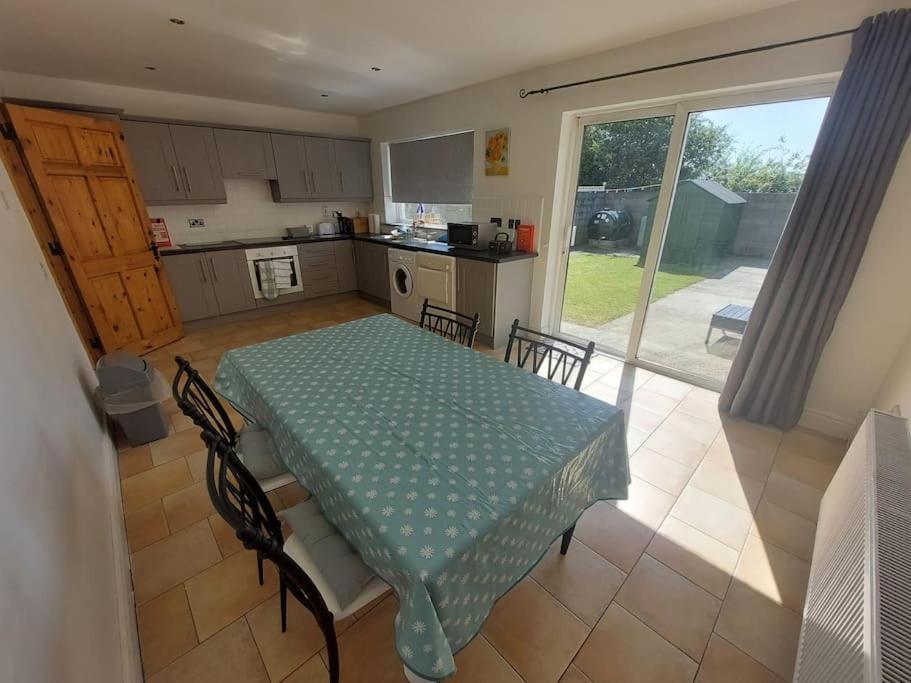 3 Bed Semi-Detached House In A Quite Estate Villa Bruff Exterior photo
